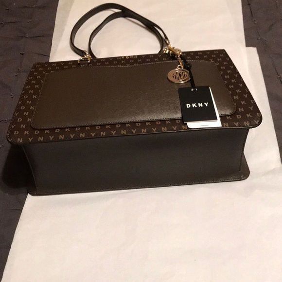 DKNY Monogrammed Handbag - Picture 4 of 7